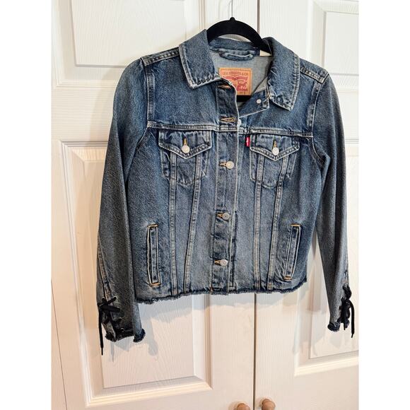 New Levi's Denim Jacket - Women's Raw Hem Lace Up Sleeves- Small - Picture 2 of 8